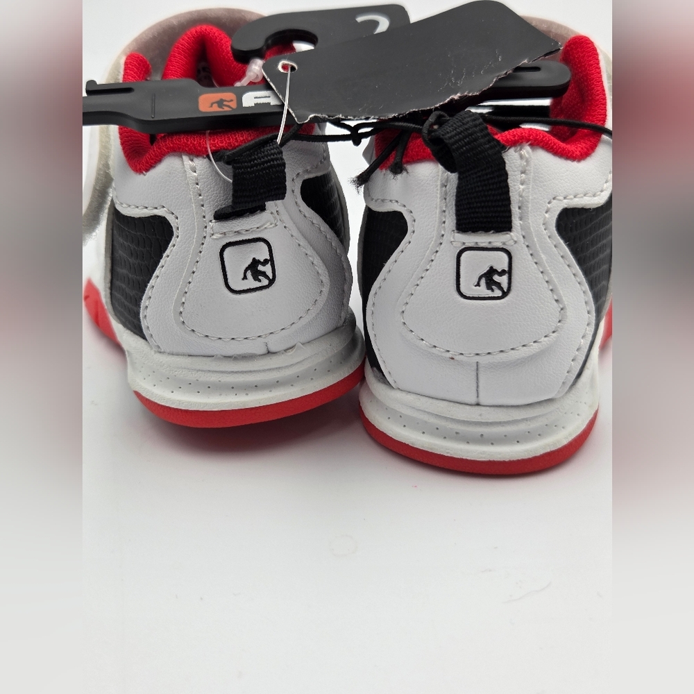 AND1 Boys Basketball Shoes Size 2 Toddler White Black Red New - Picture 6 of 7